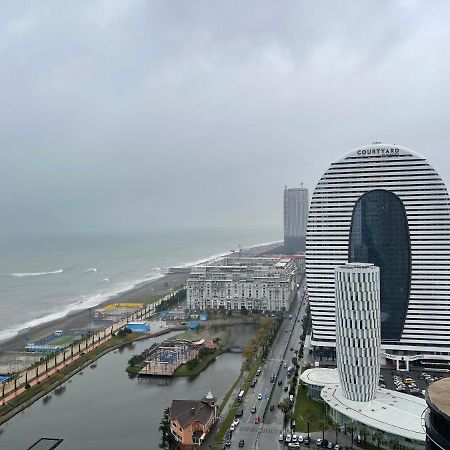 Orbi City Luxury Suite Batoemi Buitenkant foto