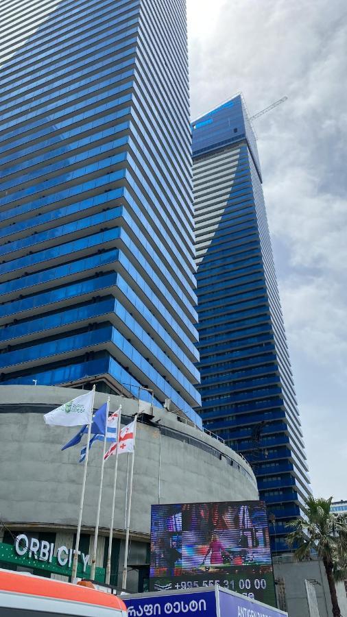 Orbi City Luxury Suite Batoemi Buitenkant foto