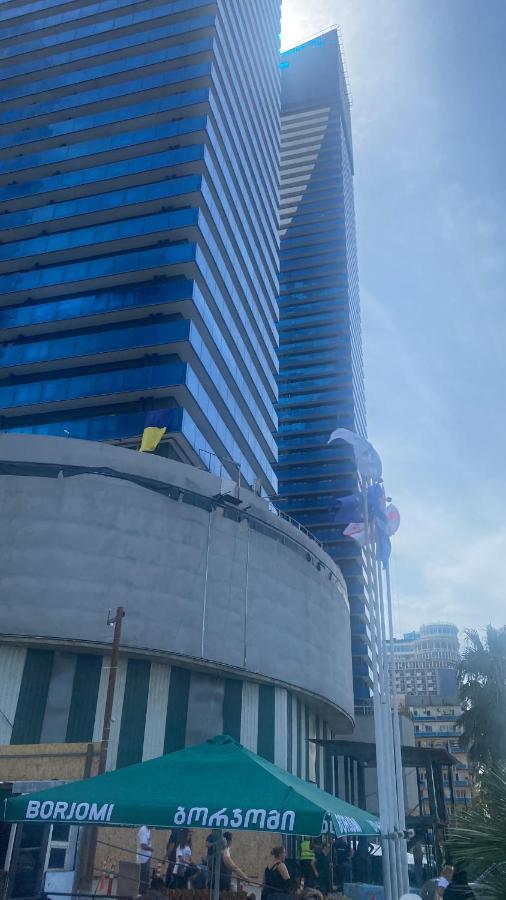 Orbi City Luxury Suite Batoemi Buitenkant foto