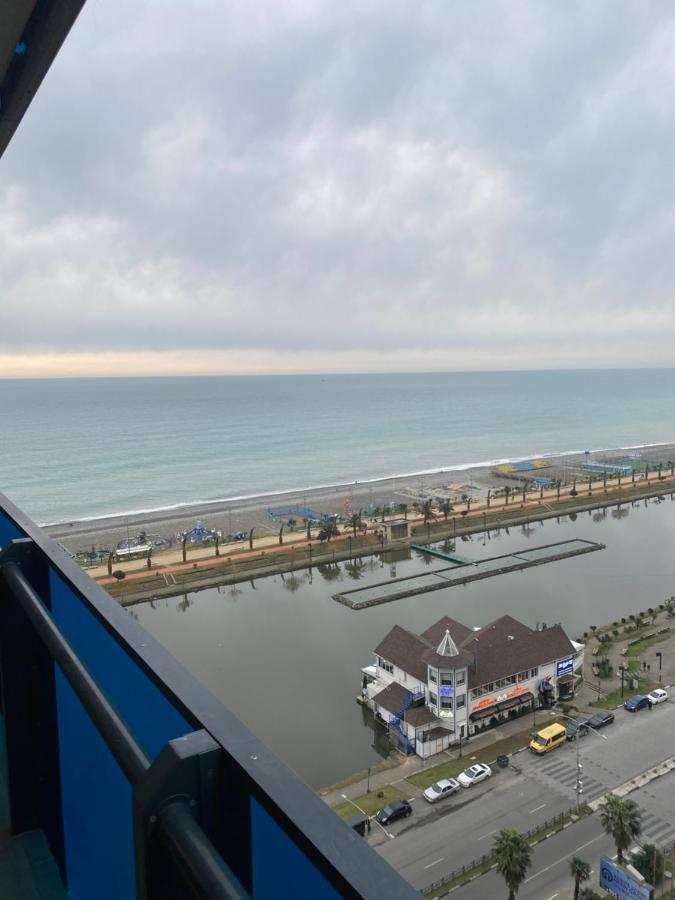 Orbi City Luxury Suite Batoemi Buitenkant foto