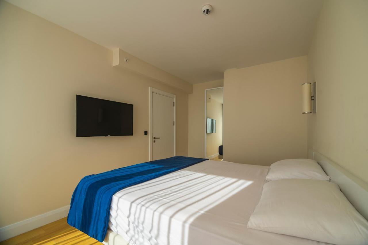 Orbi City Luxury Suite Batoemi Buitenkant foto