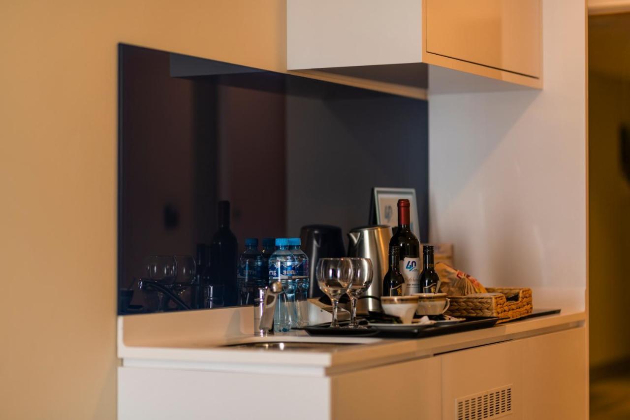 Orbi City Luxury Suite Batoemi Buitenkant foto