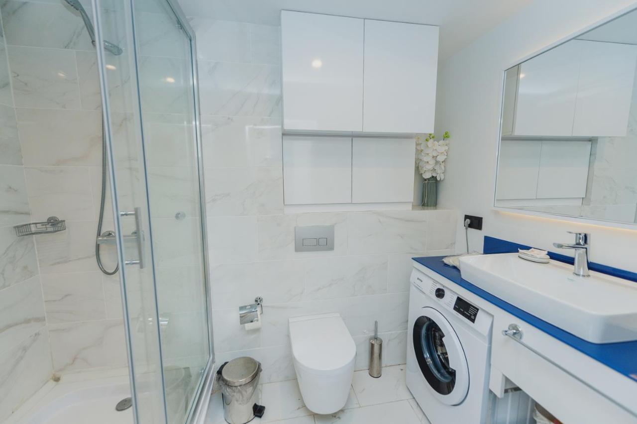 Orbi City Luxury Suite Batoemi Buitenkant foto