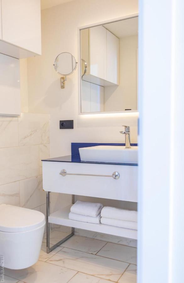 Orbi City Luxury Suite Batoemi Buitenkant foto