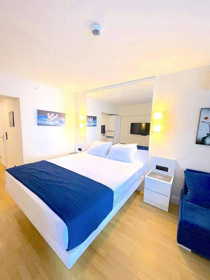 Orbi City Luxury Suite Batoemi Buitenkant foto