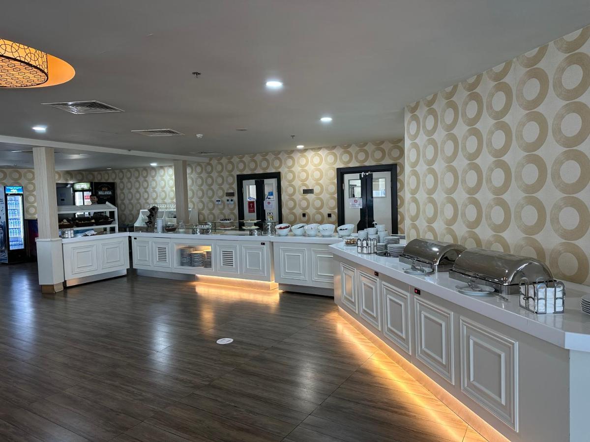 Orbi City Luxury Suite Batoemi Buitenkant foto