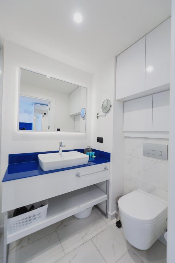 Orbi City Luxury Suite Batoemi Buitenkant foto