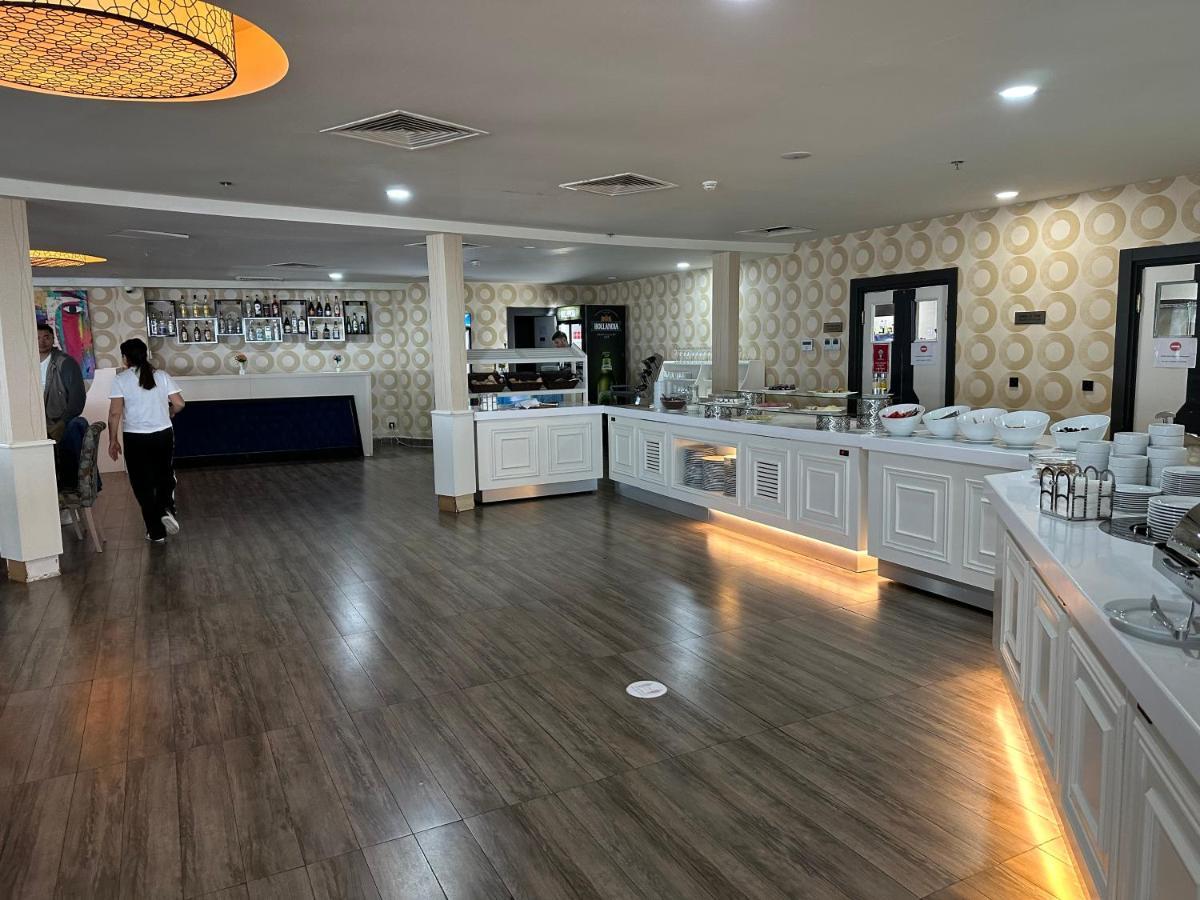 Orbi City Luxury Suite Batoemi Buitenkant foto