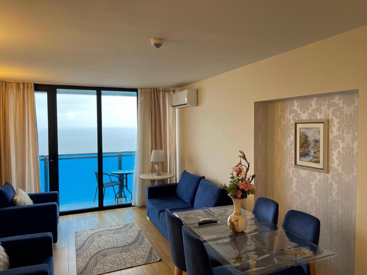 Orbi City Luxury Suite Batoemi Buitenkant foto